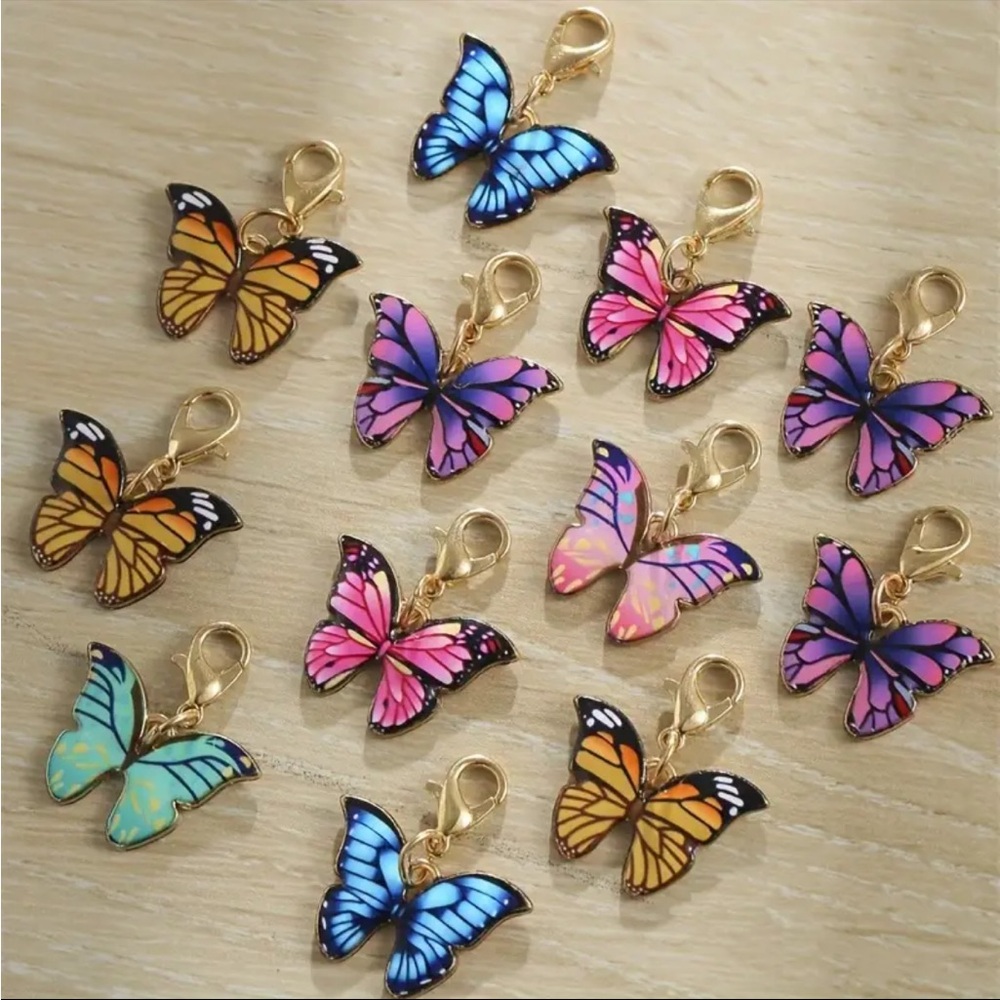 Butterfly Design Keychain - Picture 3 of 5